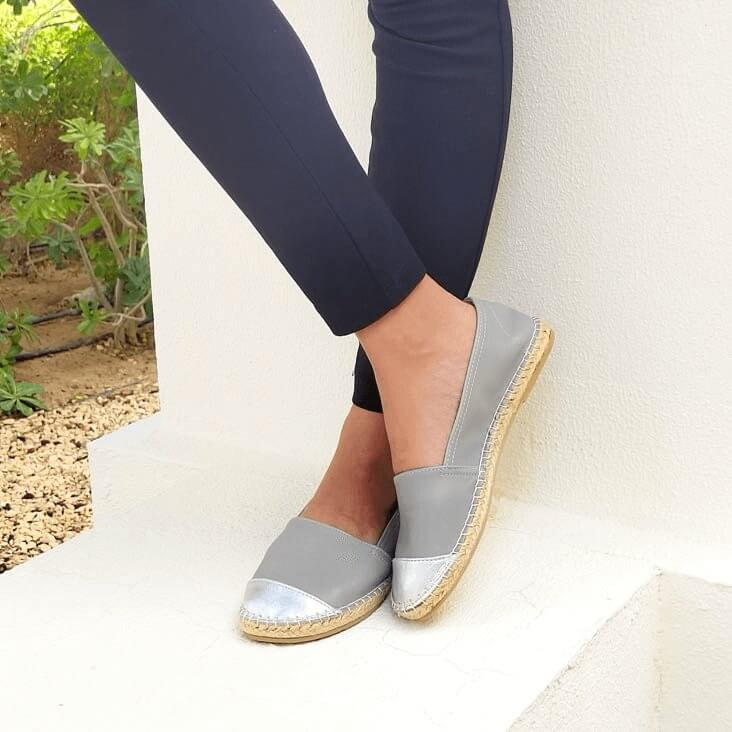 Klassischer Espadrille-Pumps in Grau-Metallic