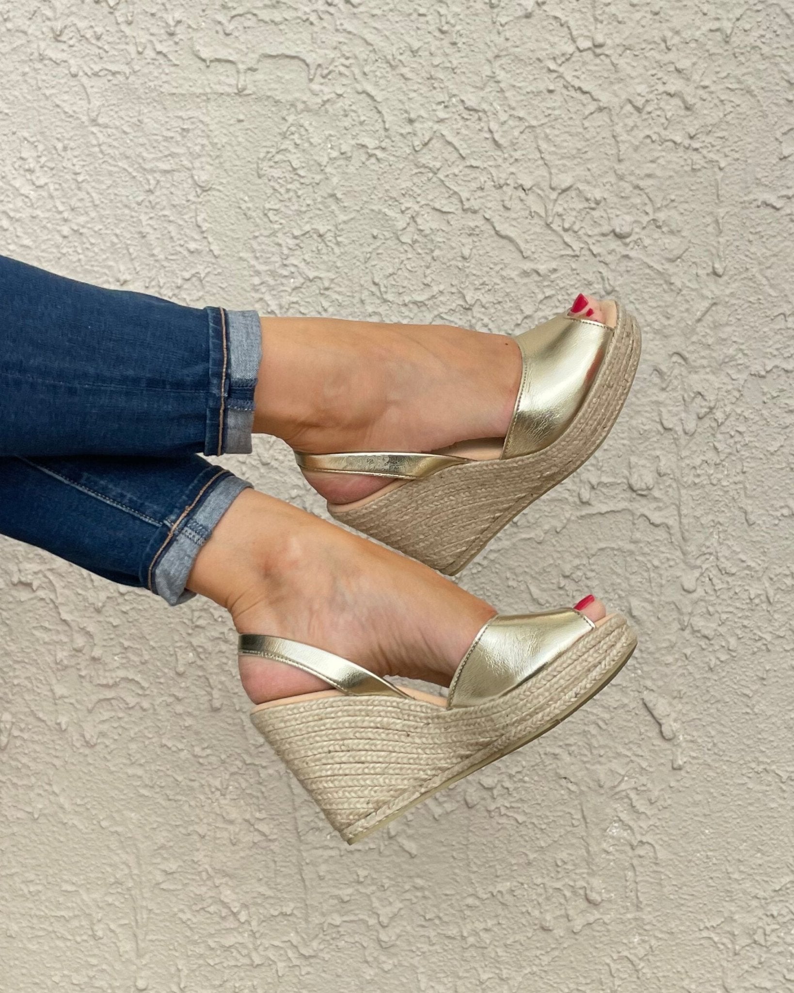 Roxy Espadrille-Keilsandalen in Gold (vegan)